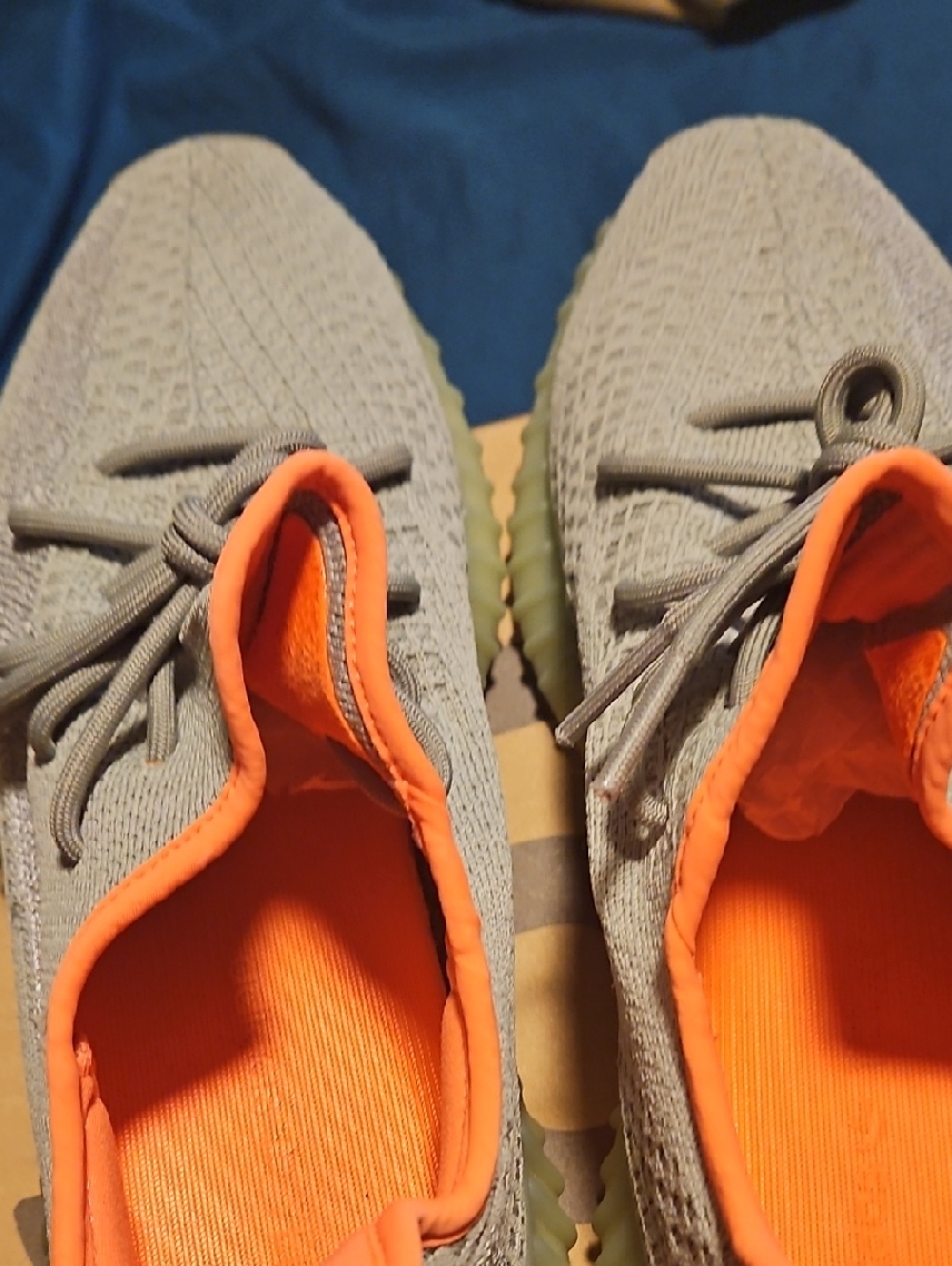 Yeezy 350 Desert Sage Size 11 - Picture 4 of 7